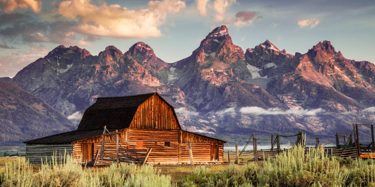 A serene medical clinic with advanced equipment, symbolizing cutting-edge wellness trends